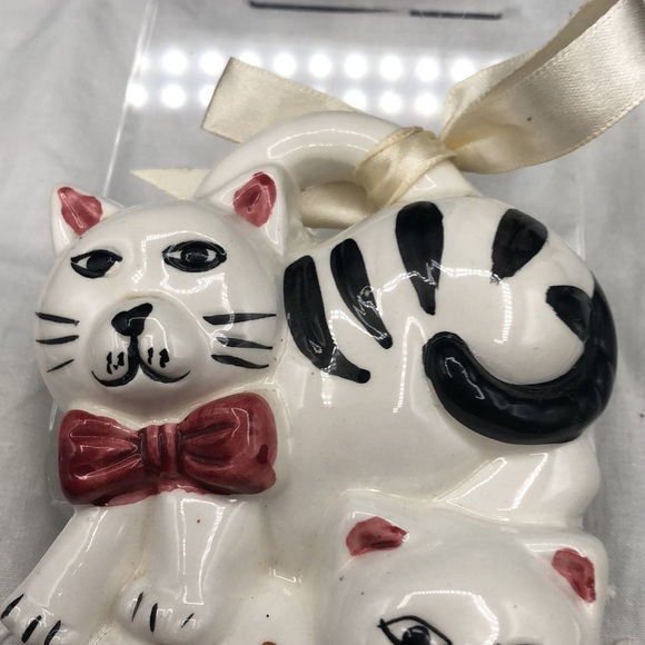 Cat Wall Hanging with Stacked Cats Ceramic 7 1/2" - Picture 3 of 5